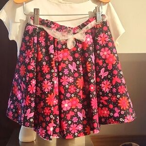 HANDMADE GIRLS SIZE 5T 2PC SET TWIRLY SKIRT AND TOP.